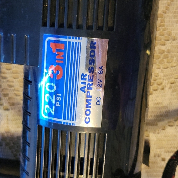 Vintage Automotive Air Pump - Picture 3 of 11